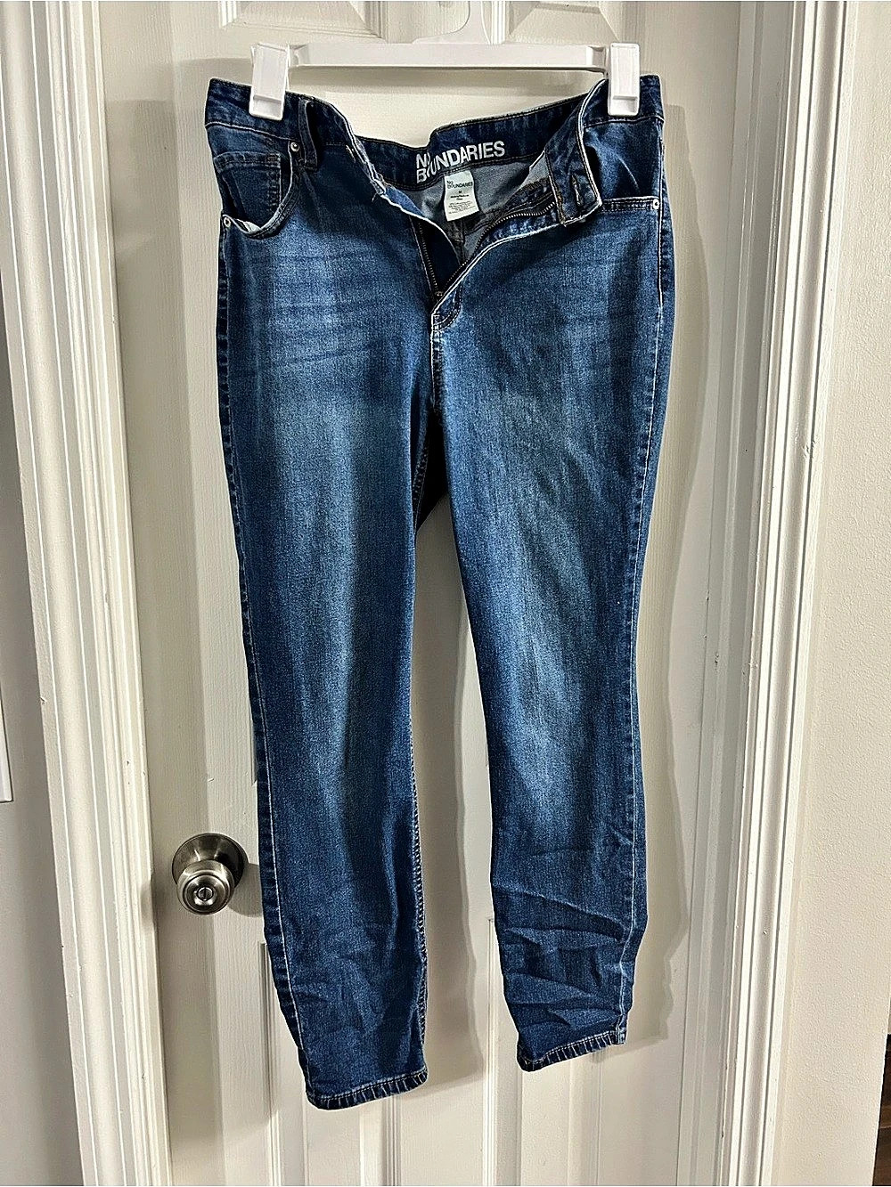 No Boundaries Women's Skinny Jeans in Blue